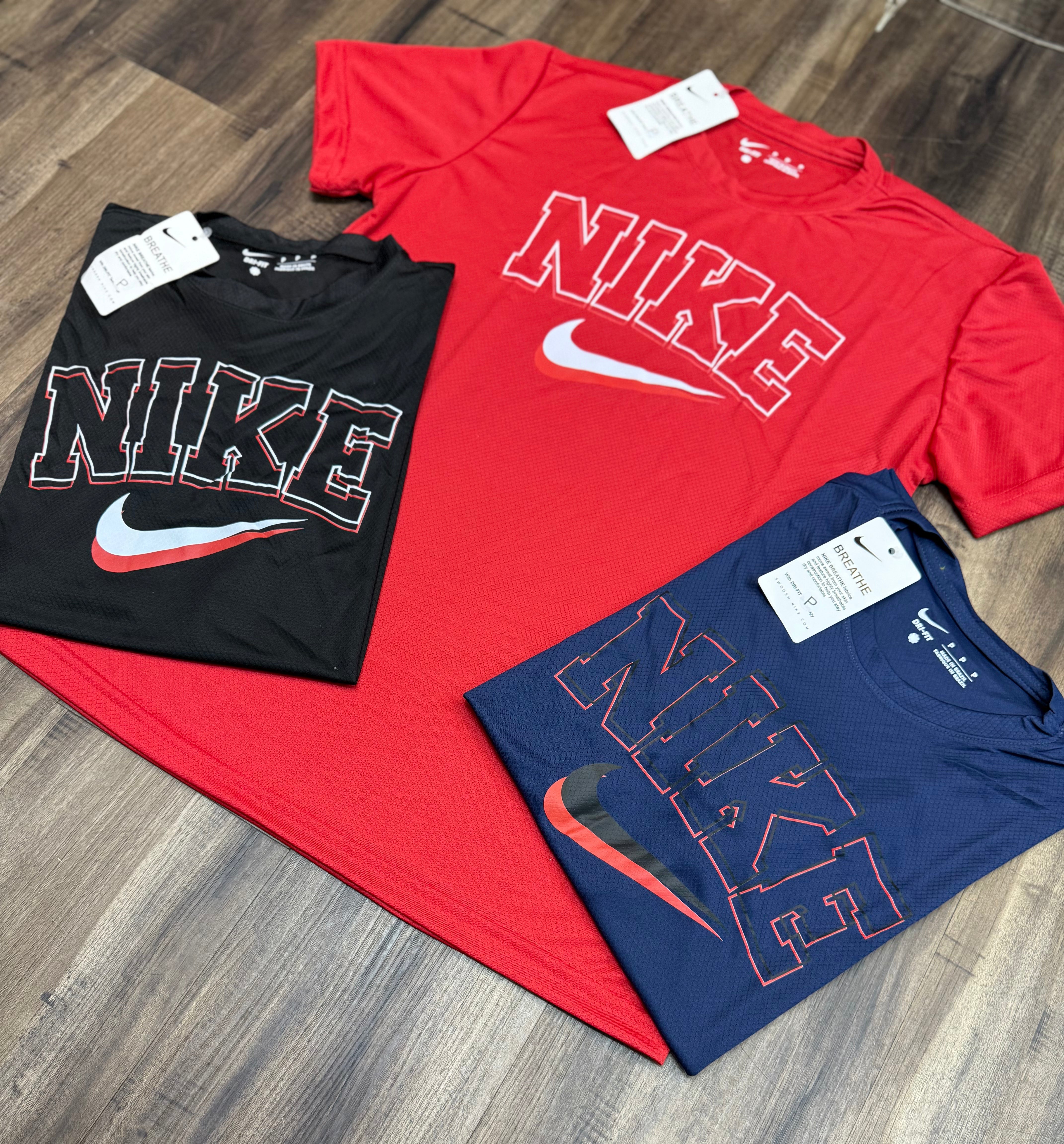 Kit com 3 camisetas dri-fit Nike