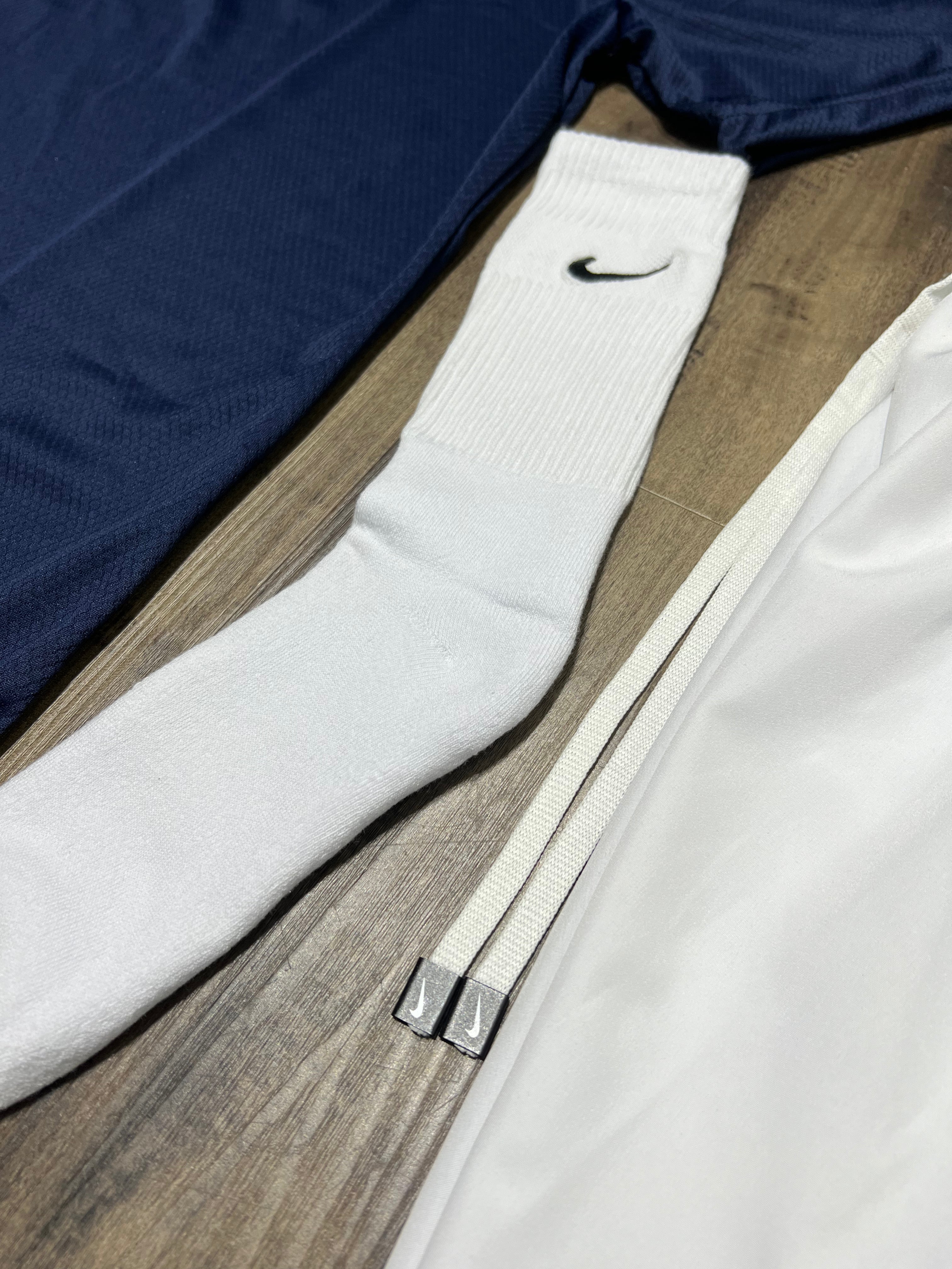 Kit Esportivo Masculino Nike – Camiseta, Shorts e Meia Dry Fit Treino Academia