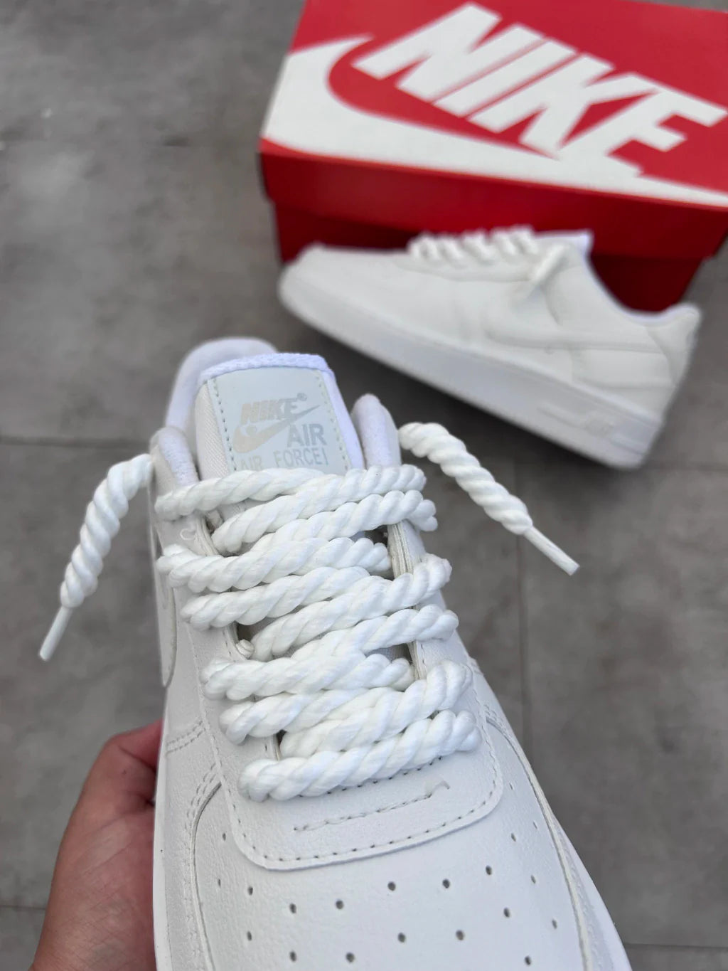 Nike Air Force 1 - Branco Couro Corda