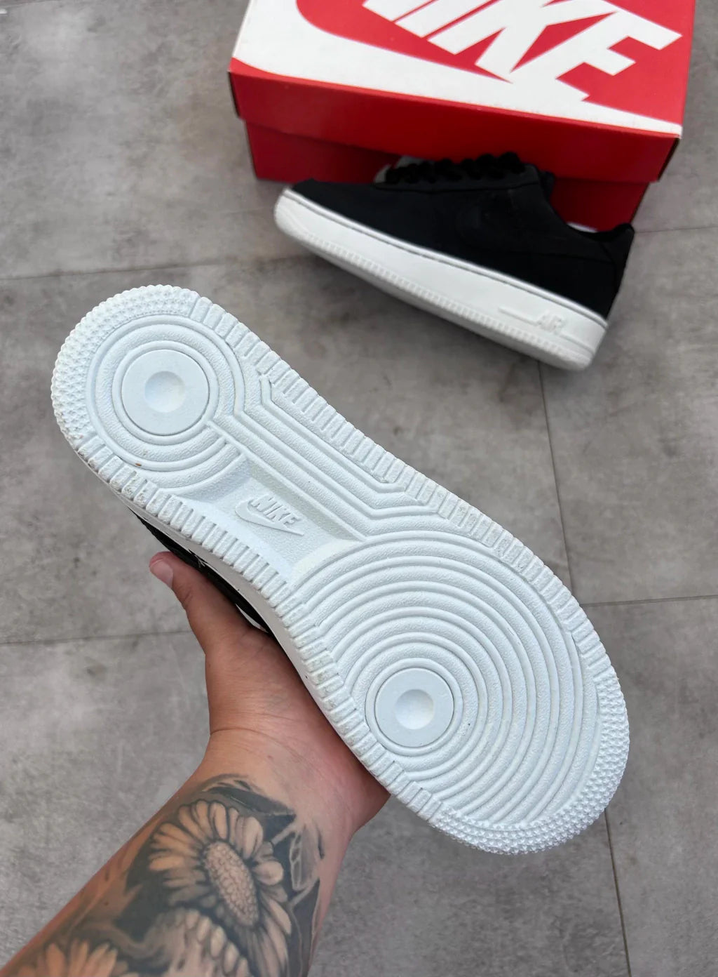 Nike Air Force 1 - Suede Preto