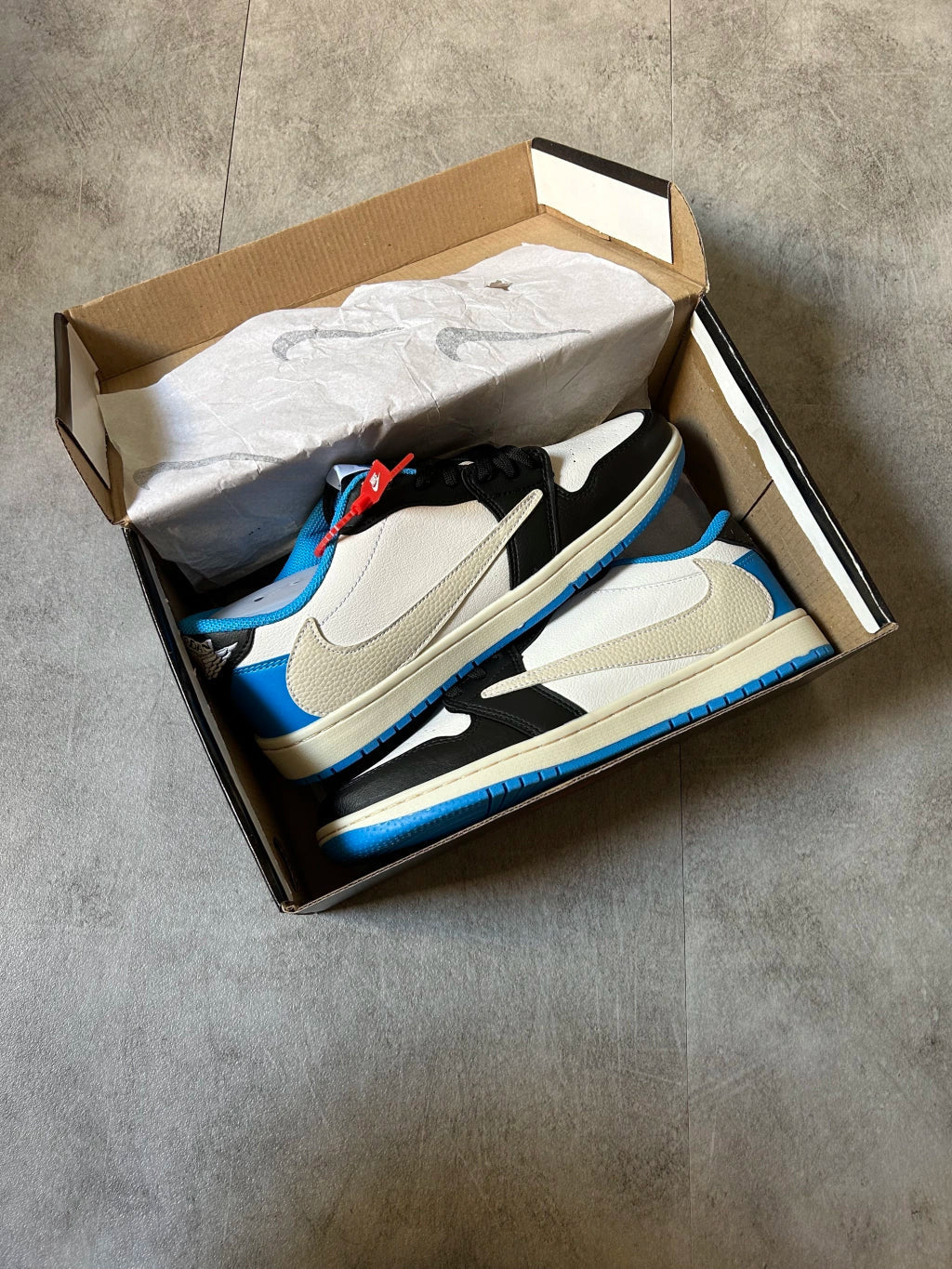 Air Jordan 1 Low - Travis Scott Olive Fragment