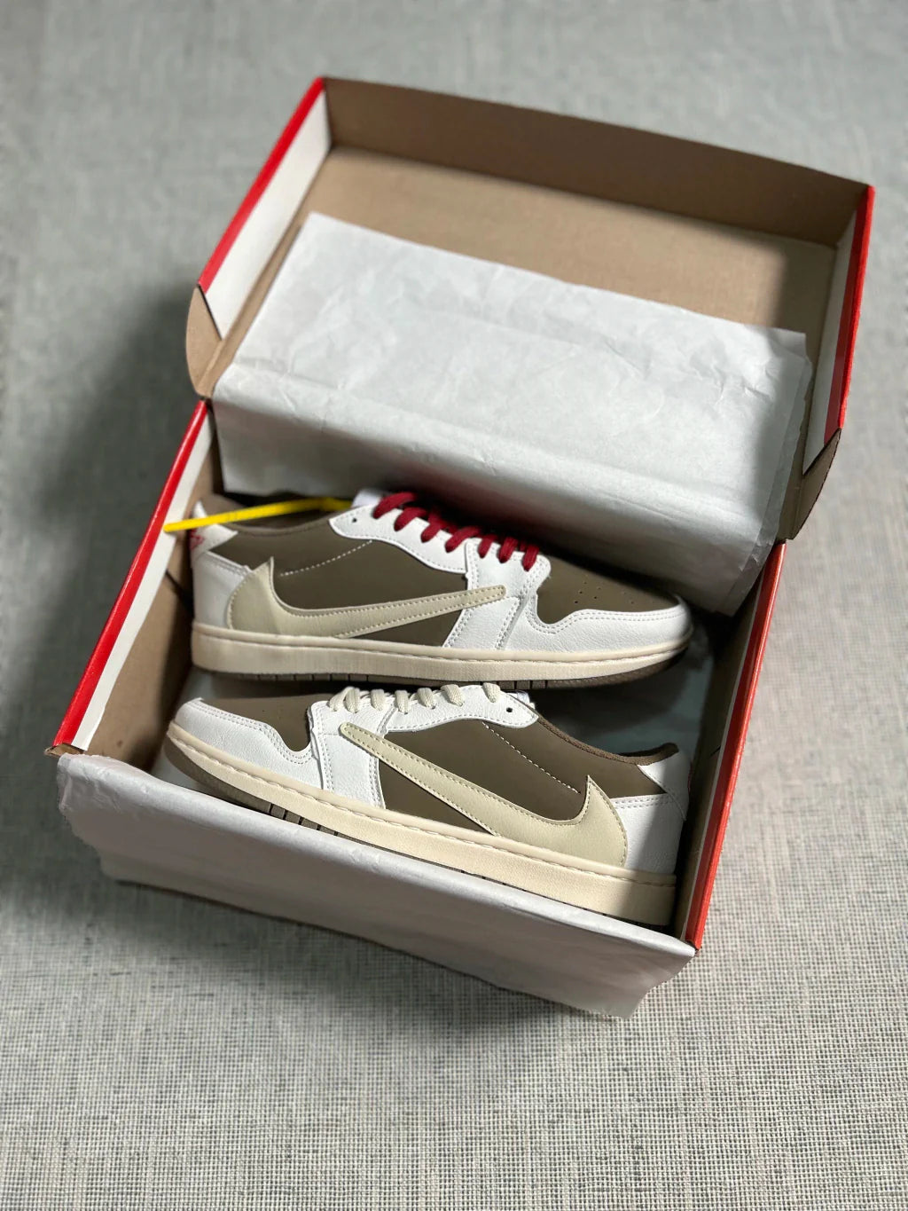 Air Jordan 1 Low - Travis Scott Reverse Mocha