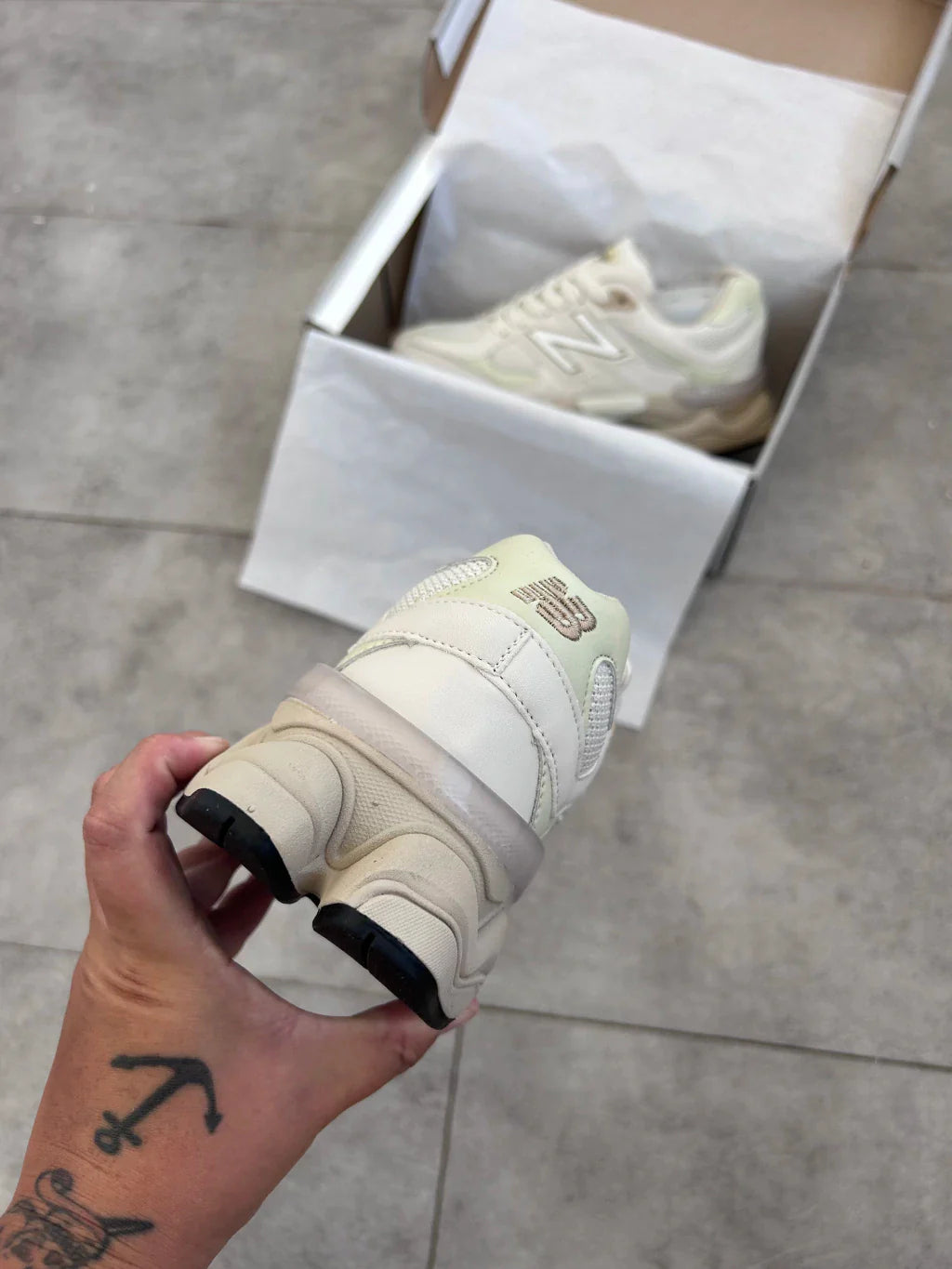 New Balance 9060 - Off White