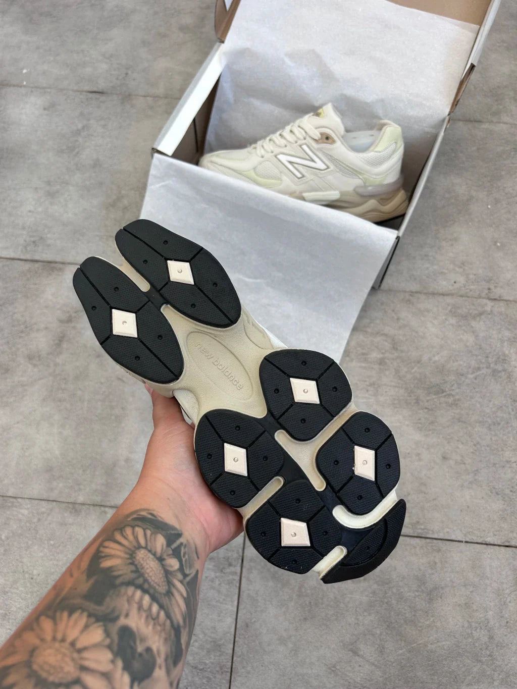 New Balance 9060 - Off White