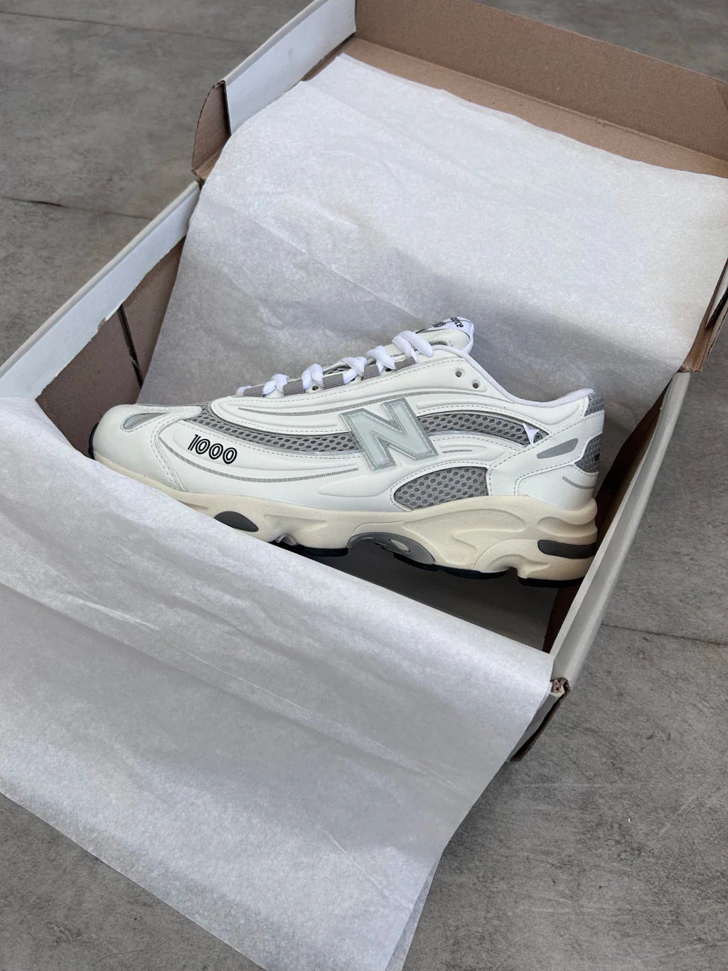 New Balance 1000 - Branco e Cinza