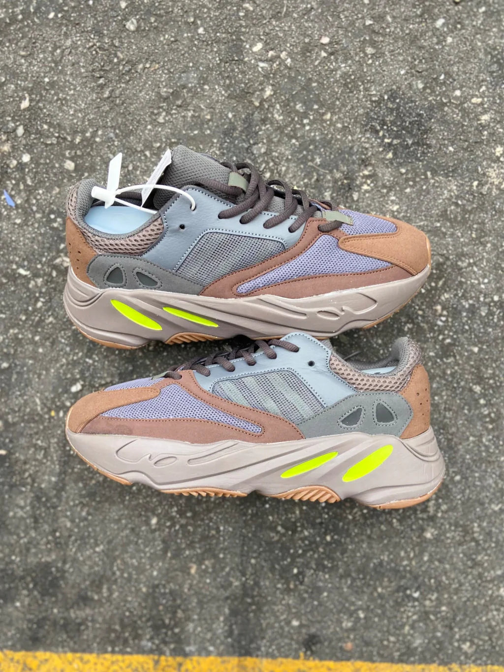 Adidas Yeezy 700 V2 - Mauve