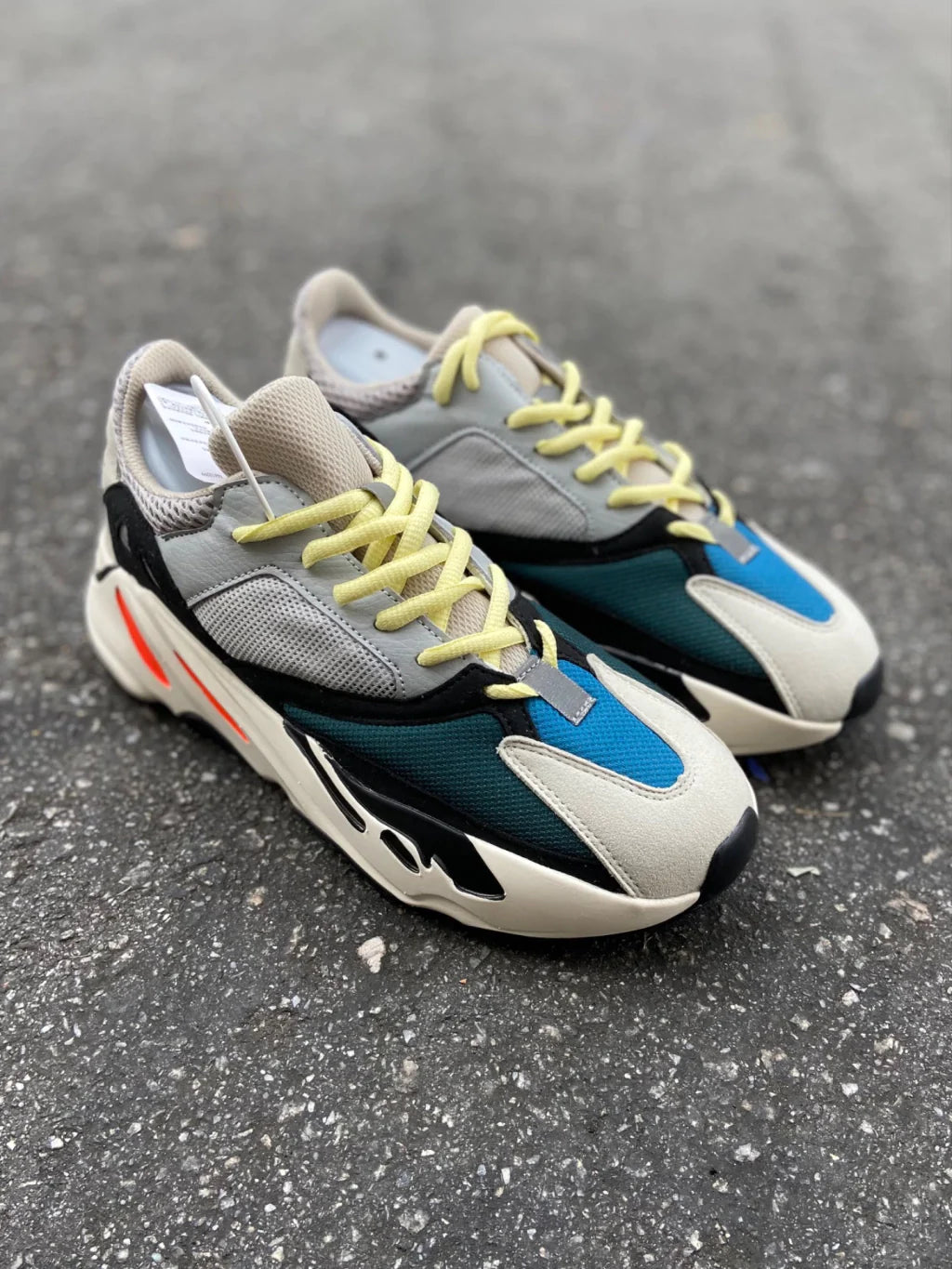 Adidas Yeezy 700 V2 - Wave Runner