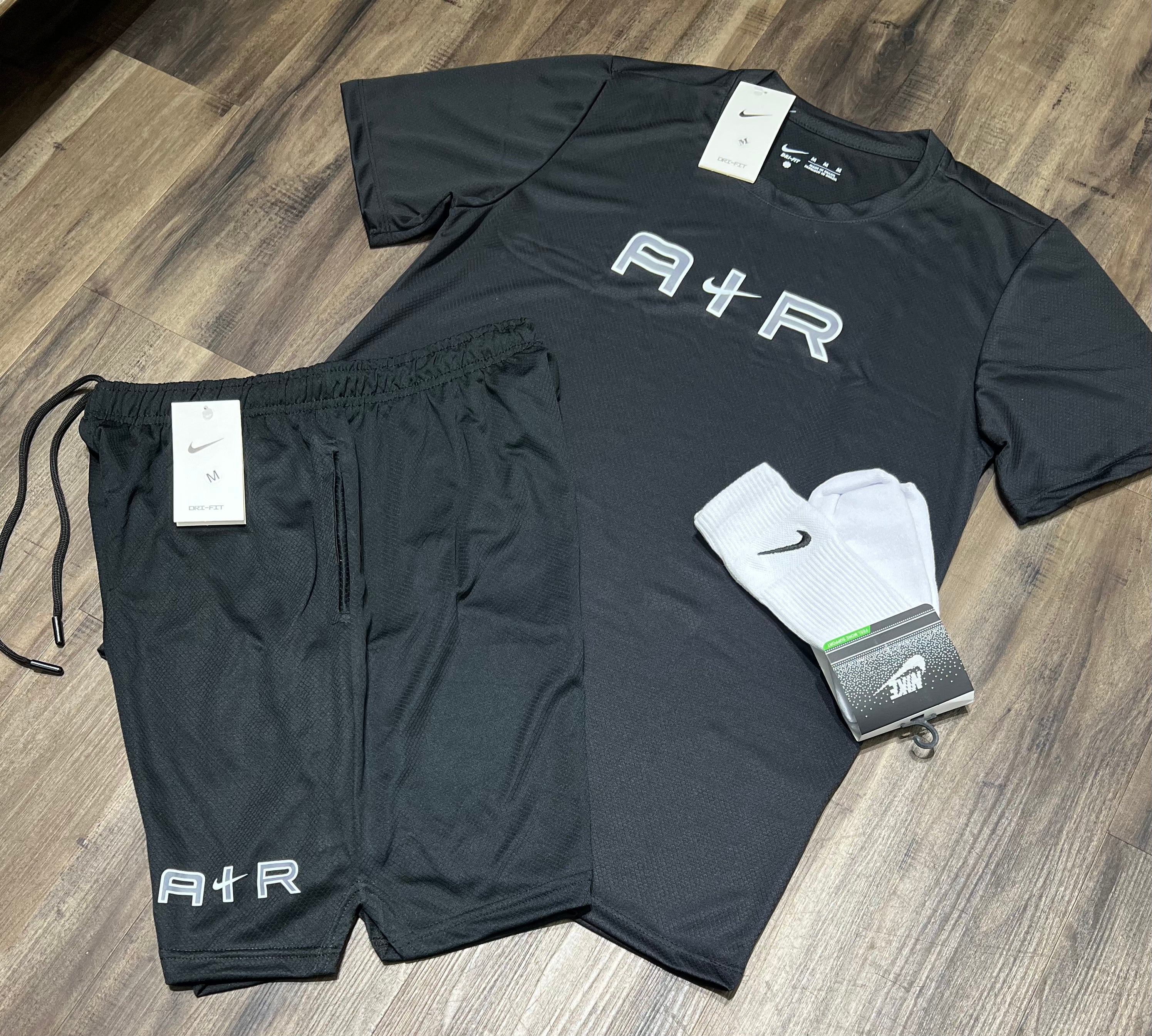 Kit Esportivo Masculino Nike – Camiseta, Shorts e Meia Dry Fit Treino Academia