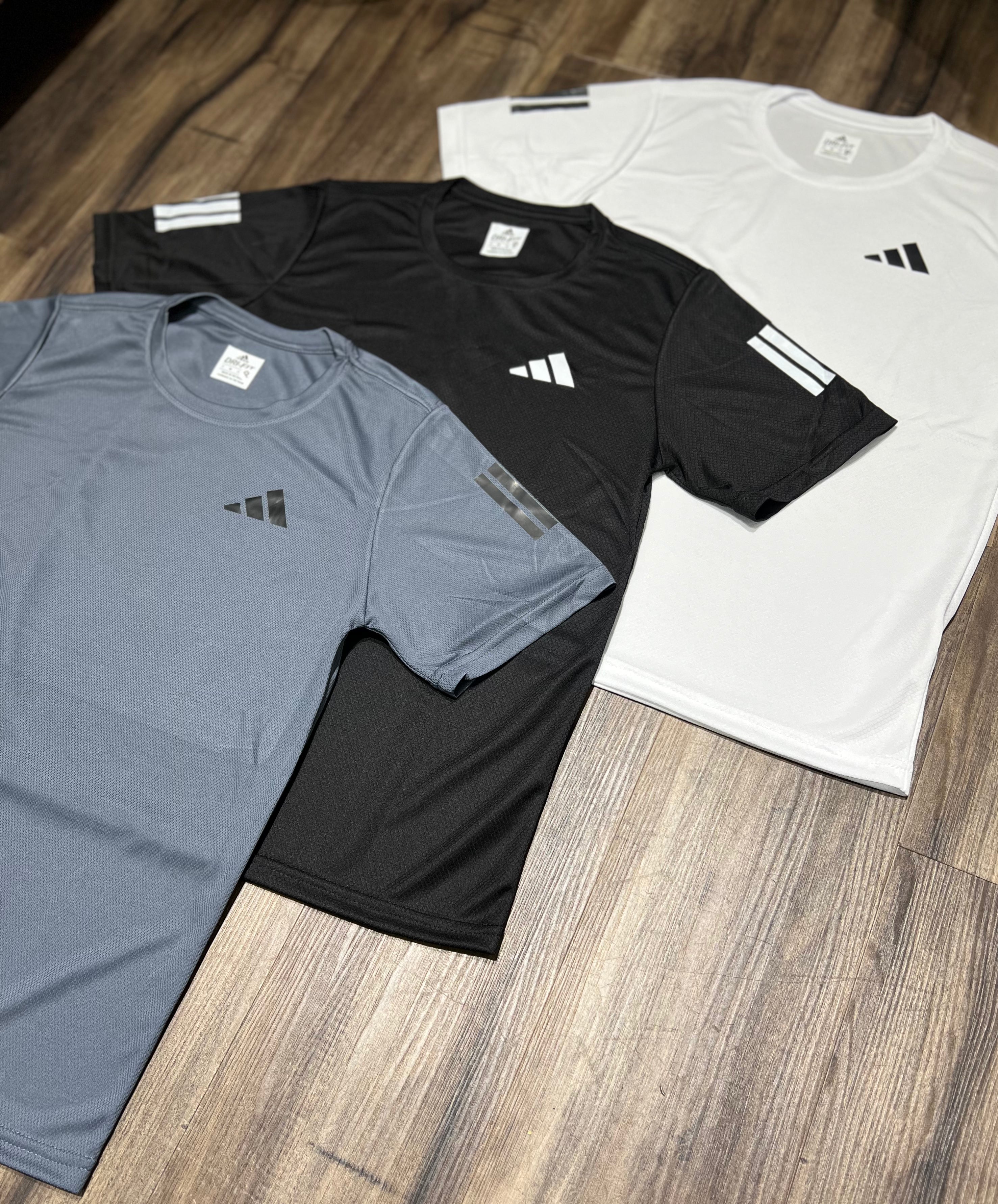 Kit com 3 camisetas dri-fit adidas