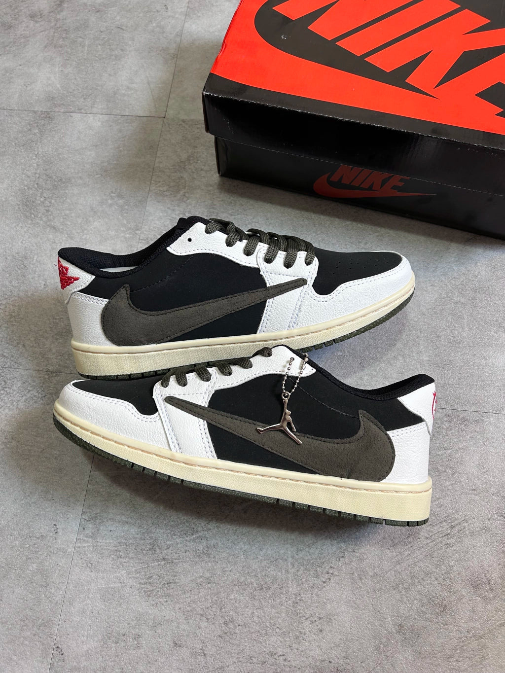 Air Jordan 1 Low - Travis Scott Olive Green
