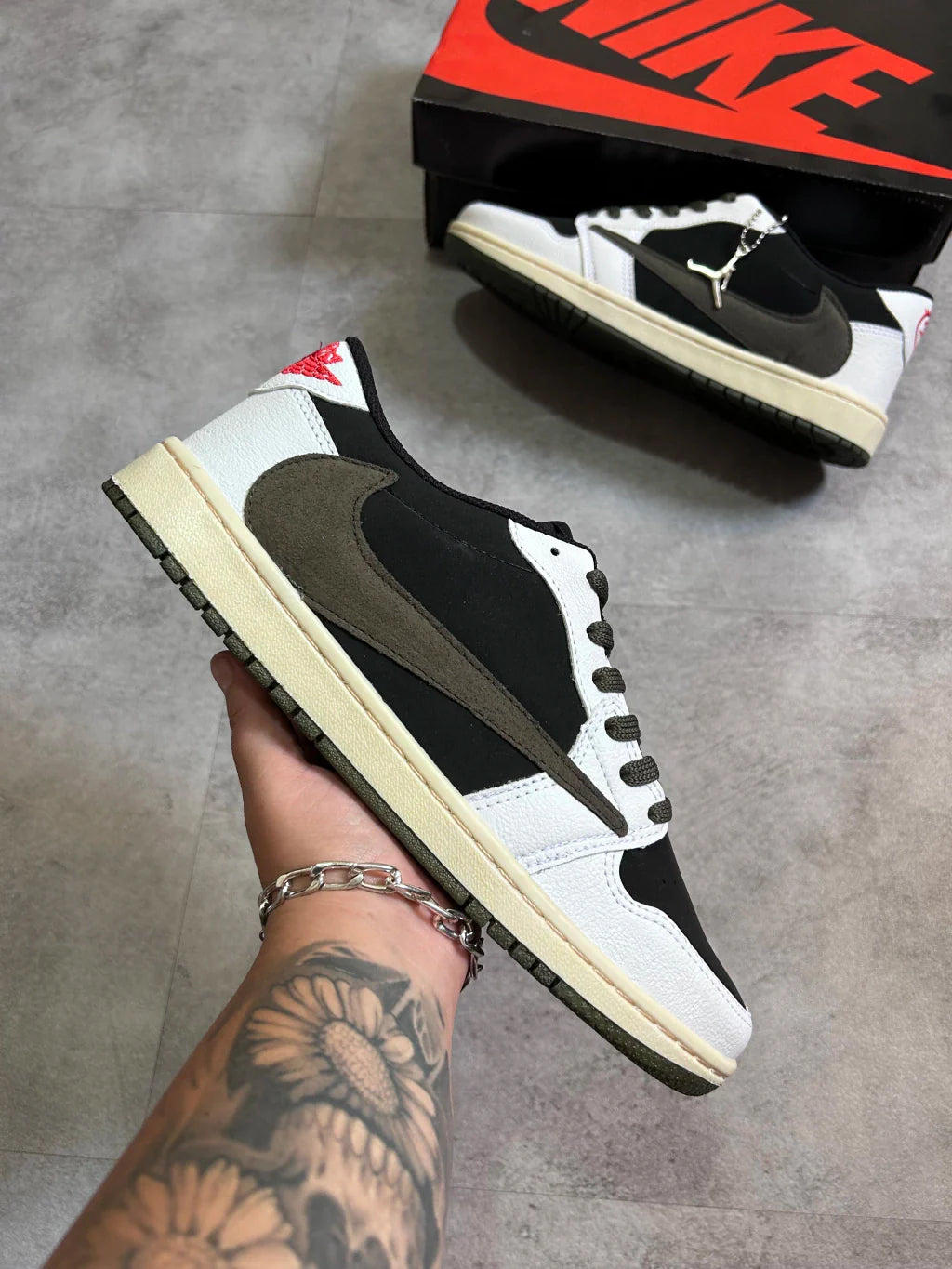 Air Jordan 1 Low - Travis Scott Olive Green