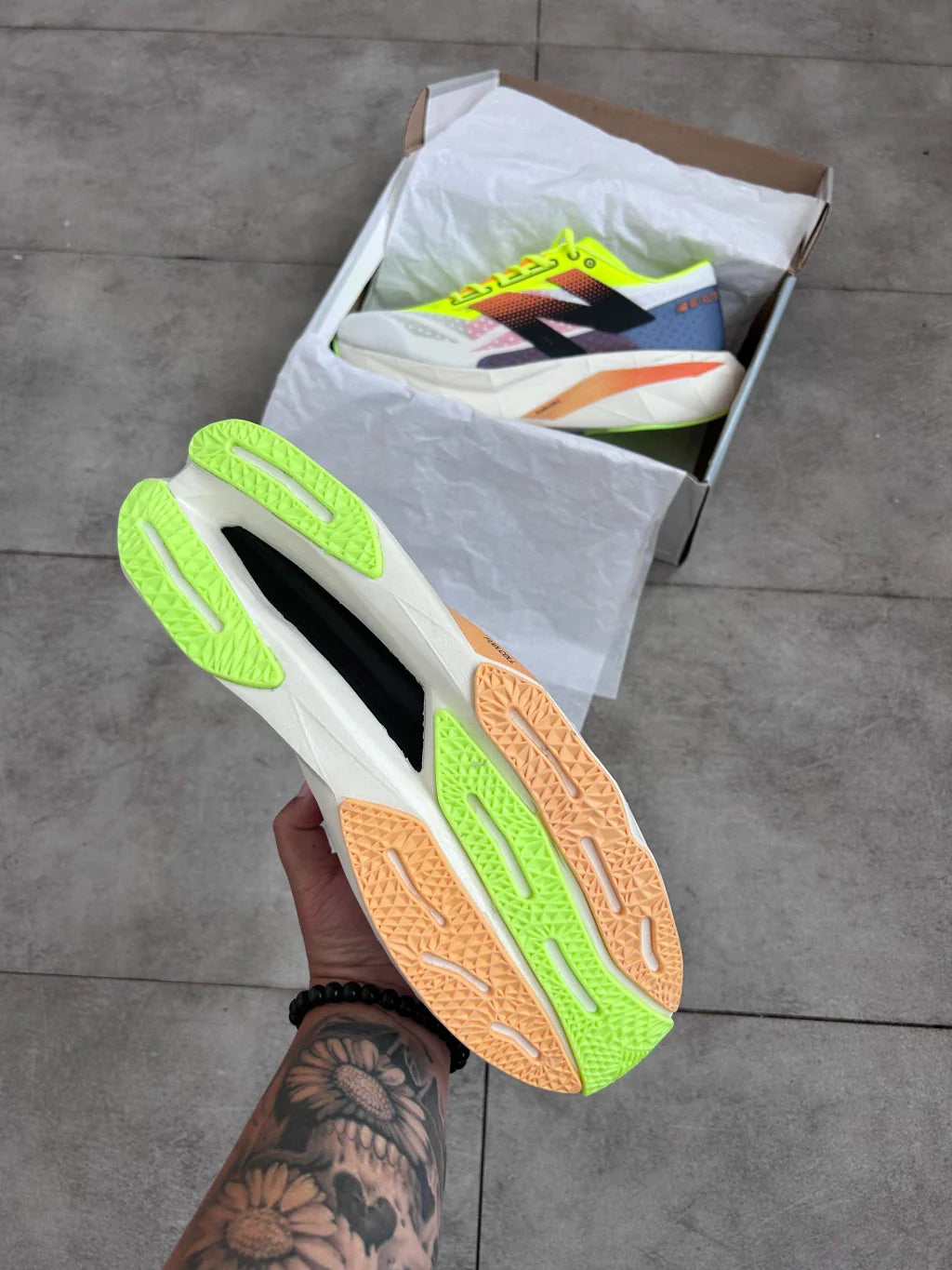 New Balance Fuelcell Reben V4 - Amarelo e Branco