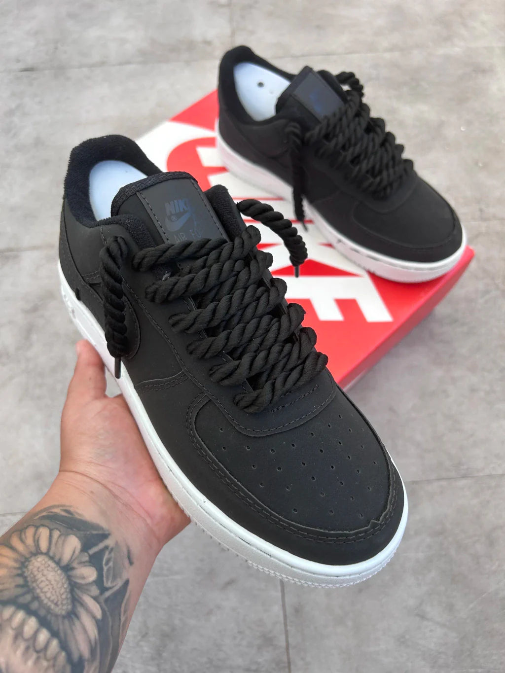 Nike Air Force 1 - Suede Preto