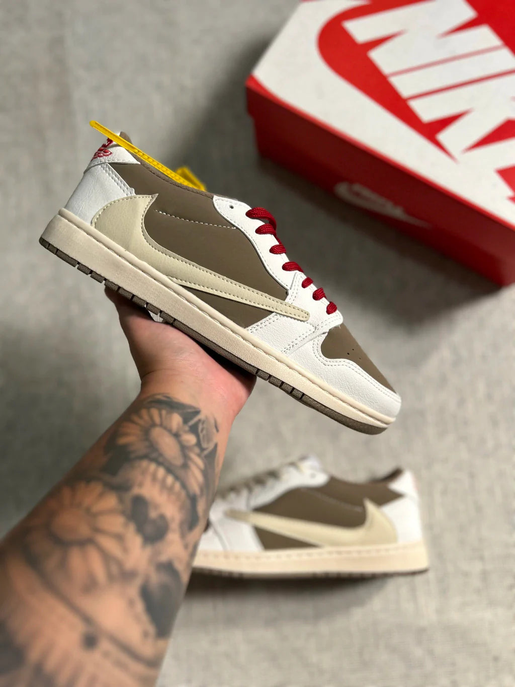 Air Jordan 1 Low - Travis Scott Reverse Mocha