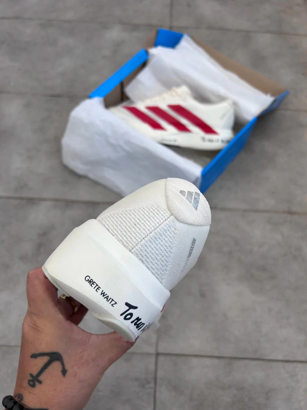 ADIDAS ADIZERO - Branco e Vermelho