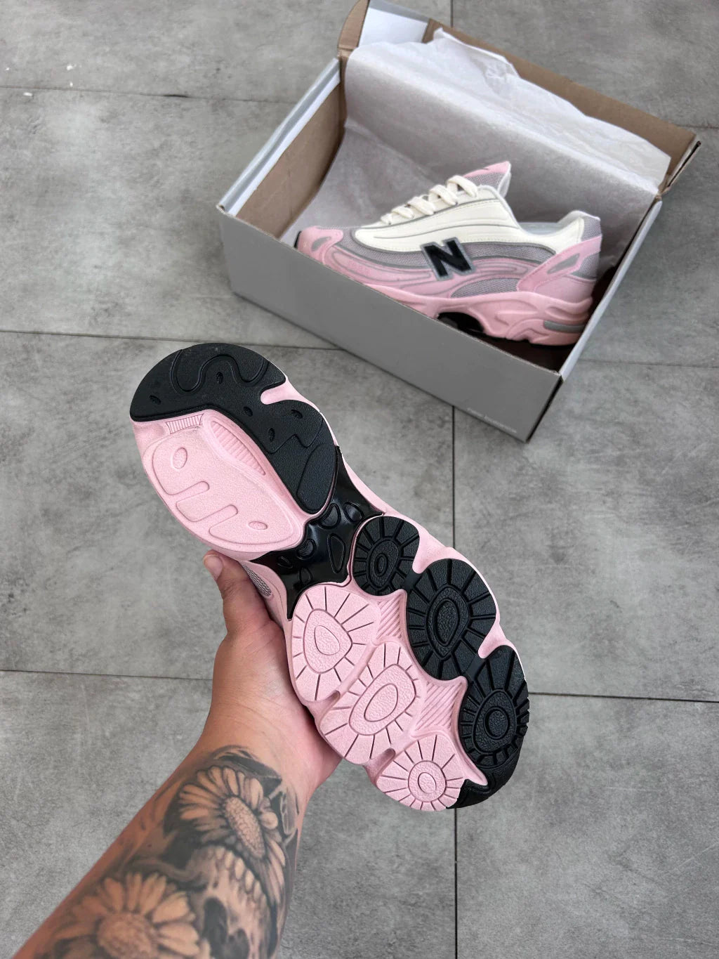 New Balance 1000 - Rosa com bege